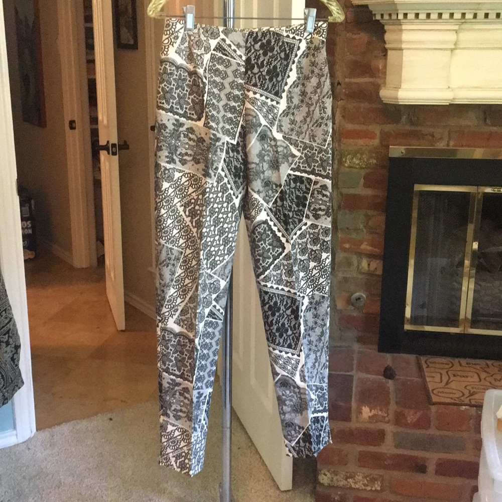 Black/white ankle pants - 6